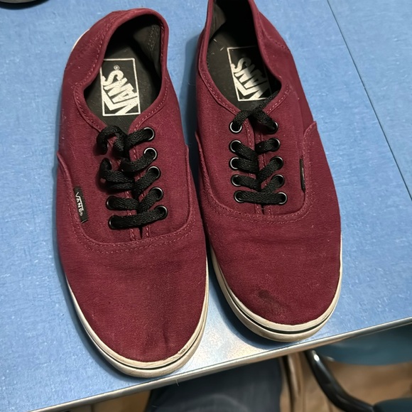 Maroon Vans - Picture 1 of 2
